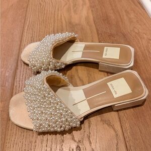 Dolce Vita Cream Pearl Embellished Women's Slide sandal